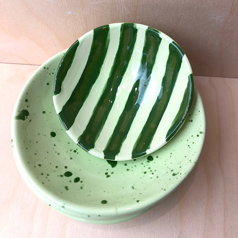 Keramik skål med splat sabbisabbi